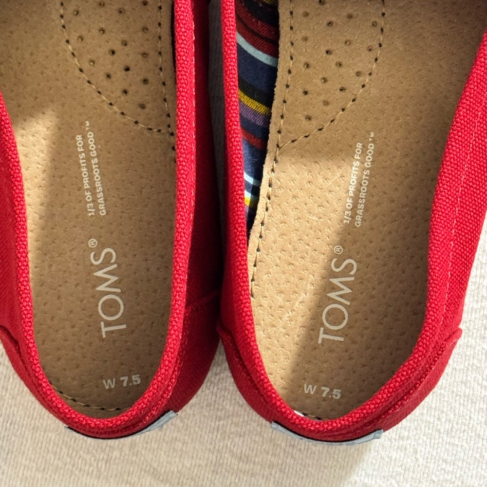 Toms Red Women's Flats - Picture 9 of 10